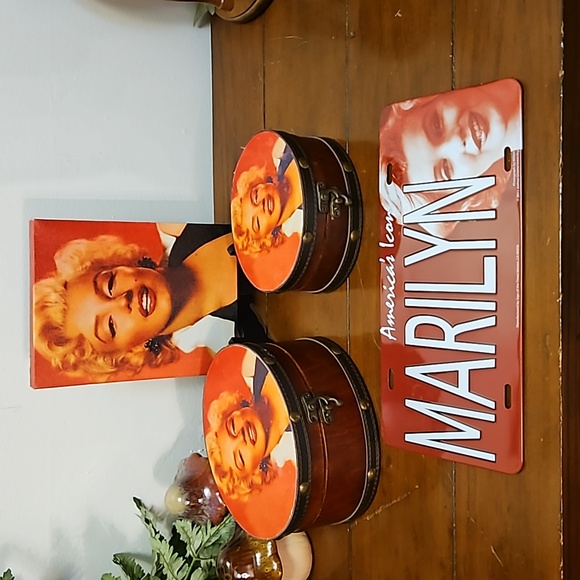 Marilyn Monroe Decor - Picture 1 of 7